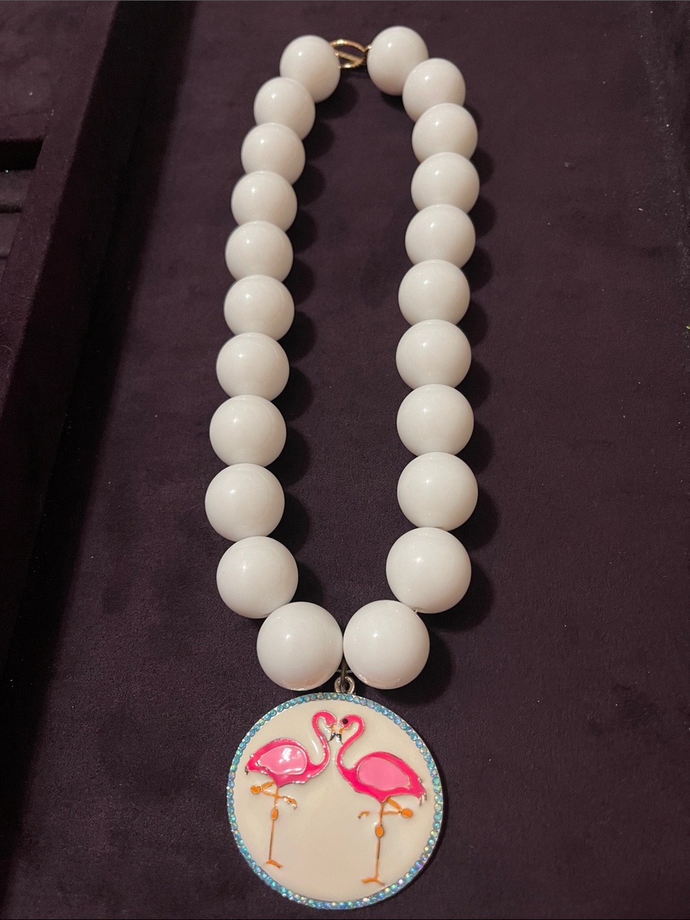 Flamingo necklace GUC
(1 flamingo missing eye)